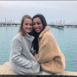 Meet your Posher, Ariana